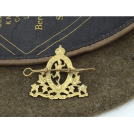 Béret Canadian 1945 & Cap Badge Royal Canadian Corps of Signals