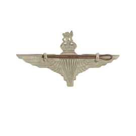 Cap badge Parachute Regiment British Airborne