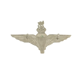 Cap badge Parachute Regiment British Airborne