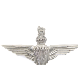 Cap badge Parachute Regiment British Airborne
