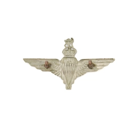 Cap badge Parachute Regiment British Airborne