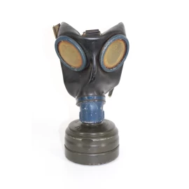 Masque anti-gaz Wehrmacht dans son boitier camouflé trois tons 1944