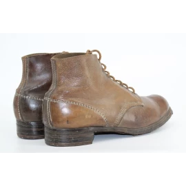 Paire de brodequins de combat 1944