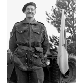 Cap badge bakélite canadien Parachute Corps